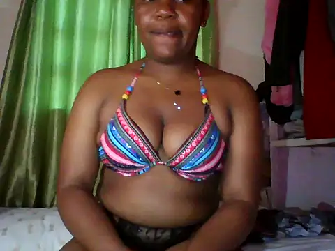 Snapshot of sexy_dove chatting on May 18, 2026, 2:33 pm sexy dove online show from May 18, 2026, 2:33 pm