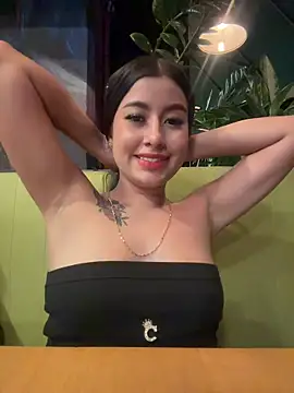 Snapshot of Luisa_Madrid chatting on May 31, 2026, 1:22 am Luisa Madrid online show from May 31, 2026, 1:22 am