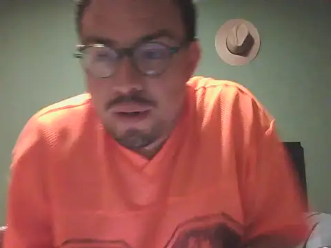 Snapshot of FrancBastien chatting on June 2, 2026, 4:12 am FrancBastien online show from June 2, 2026, 4:12 am