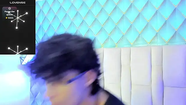 Sofia-Ethan online show from May 28, 2026, 7:42 pm