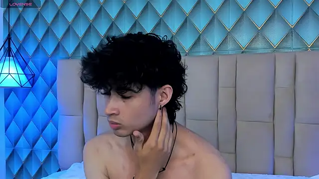 Sofia-Ethan online show from May 27, 2026, 6:15 pm