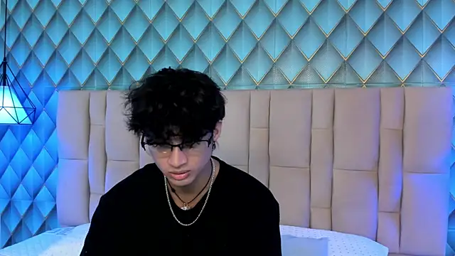 Snapshot of Sofia-Ethan chatting on July 11, 2026, 1:55 pm Sofia-Ethan online show from July 11, 2026, 1:55 pm