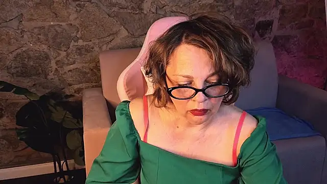 LiliaLawson online show from May 25, 2026, 1:16 am