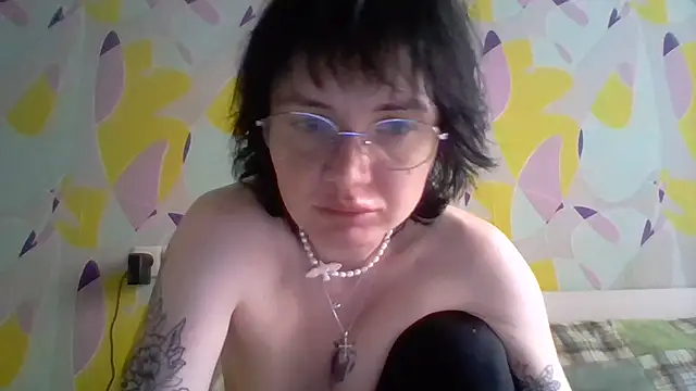 Snapshot of Diana_sosala chatting on July 4, 2026, 12:32 pm Diana sosala online show from July 4, 2026, 12:32 pm