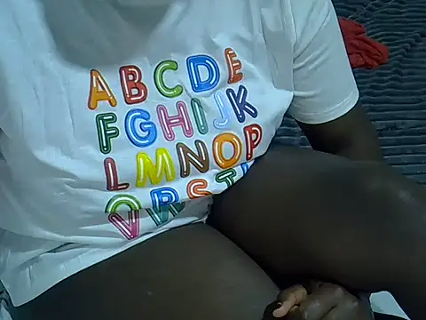 Snapshot of Prettybootty chatting on July 16, 2026, 2:25 pm Prettybootty online show from July 16, 2026, 2:25 pm