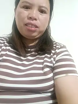 -Yeyi- online show from June 1, 2026, 10:31 pm