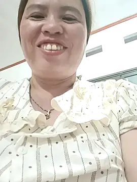 Snapshot of -Yeyi- chatting on July 13, 2026, 11:42 am -Yeyi- online show from July 13, 2026, 11:42 am