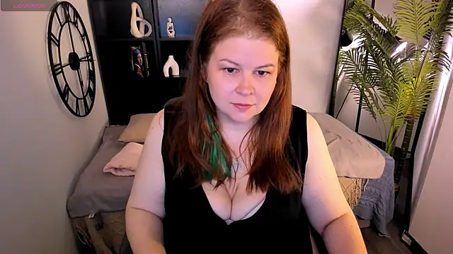 Snapshot of AmberleyVail chatting on July 15, 2026, 1:51 pm AmberleyVail online show from July 15, 2026, 1:51 pm