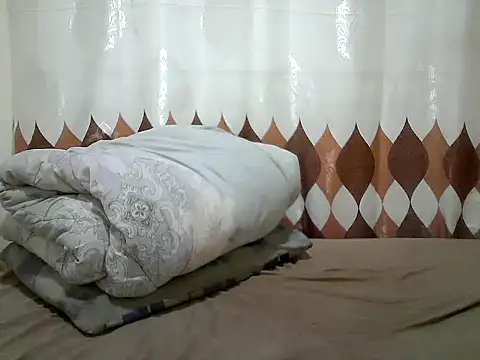 Snapshot of reina_cute chatting on June 7, 2026, 10:15 pm reina cute online show from June 7, 2026, 10:15 pm
