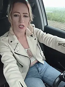 LaraLanee online show from June 2, 2026, 5:18 am