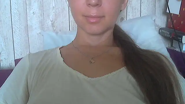 Bella--White online show from July 8, 2026, 6:03 am