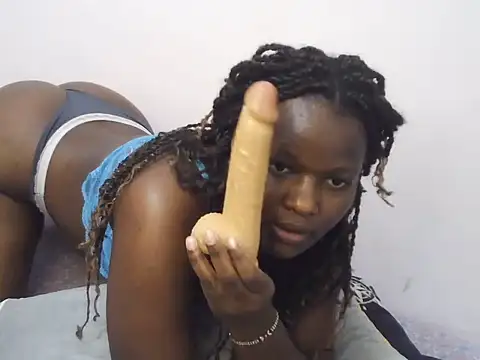 Snapshot of hotcandy001 chatting on June 5, 2026, 10:54 am hotcandy001 online show from June 5, 2026, 10:54 am