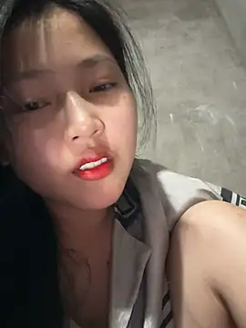 hinami-lo online show from May 30, 2026, 9:20 pm