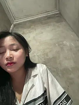 hinami-lo online show from May 27, 2026, 2:46 pm
