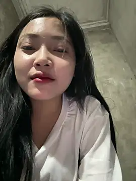 hinami-lo online show from May 28, 2026, 4:57 pm