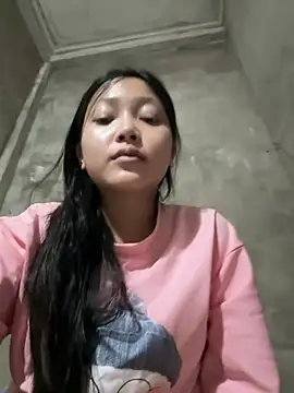 hinami-lo online show from June 2, 2026, 1:33 pm