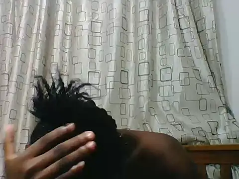 Darkpretty23 online show from July 14, 2026, 2:05 am