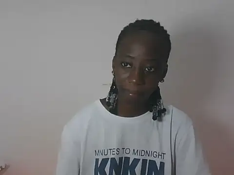 Darkpretty23 online show from May 25, 2026, 3:33 pm