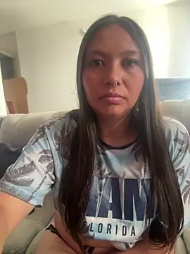 Snapshot of Catalina_kiss chatting on June 1, 2026, 5:23 pm Catalina kiss online show from June 1, 2026, 5:23 pm