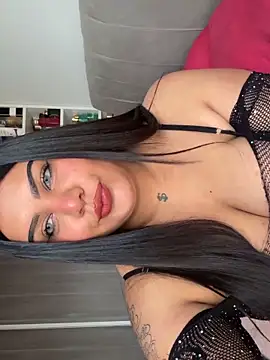 CharlotteFoxx3 online show from May 16, 2026, 7:13 pm