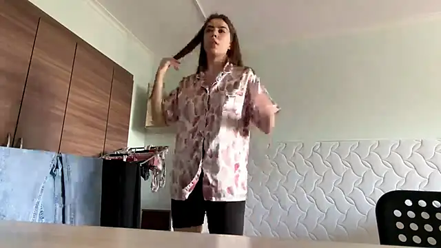 Snapshot of LaurindaStalford chatting on June 4, 2026, 1:49 pm LaurindaStalford online show from June 4, 2026, 1:49 pm