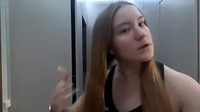 Snapshot of Lisi_Kiss_ chatting on May 26, 2026, 5:44 pm Lisi Kiss online show from May 26, 2026, 5:44 pm