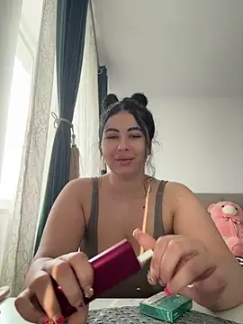 Snapshot of DaianaKimberly chatting on July 7, 2026, 3:26 pm DaianaKimberly online show from July 7, 2026, 3:26 pm
