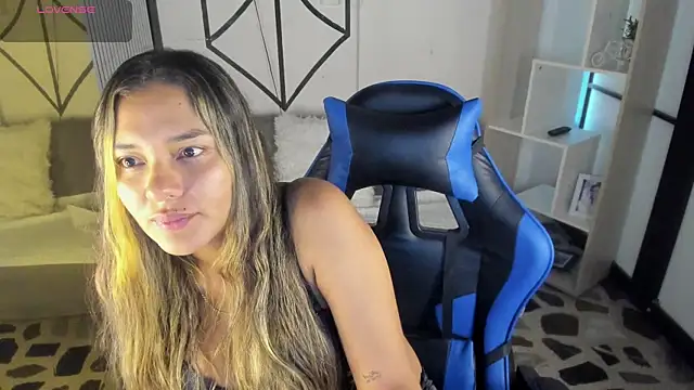 SophieWatson  online show from July 10, 2026, 12:38 pm