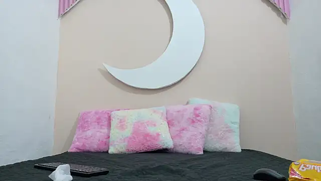SamanthaLaurent online show from May 31, 2026, 7:25 pm
