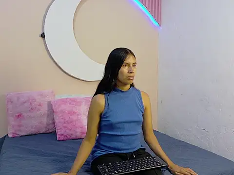 SamanthaLaurent online show from July 16, 2026, 6:38 pm