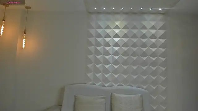 LillySanders online show from July 18, 2026, 7:22 pm