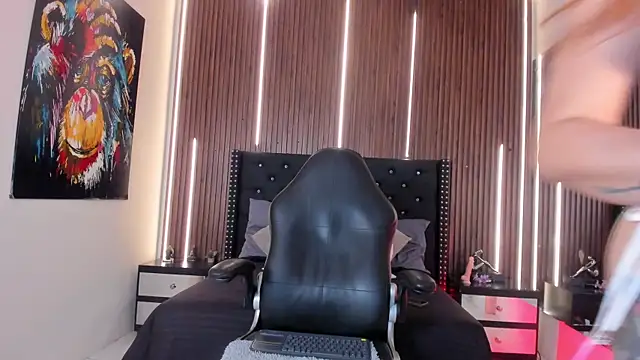 Snapshot of BiancaFerrerr1 chatting on May 24, 2026, 12:27 pm BiancaFerrerr1 online show from May 24, 2026, 12:27 pm