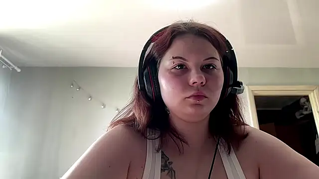 Redhair girl online show from May 28, 2026, 2:12 pm