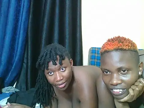 Snapshot of LunaCharm2 chatting on June 24, 2026, 5:22 pm LunaCharm2 online show from June 24, 2026, 5:22 pm