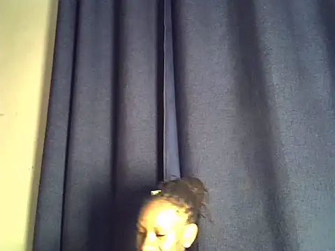 Snapshot of Queen_slim2 chatting on May 23, 2026, 7:57 pm Queen slim2 online show from May 23, 2026, 7:57 pm