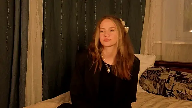 KareyFonger online show from June 2, 2026, 7:58 pm