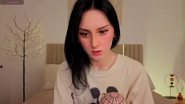 Little1 molly online show from May 24, 2026, 9:26 pm