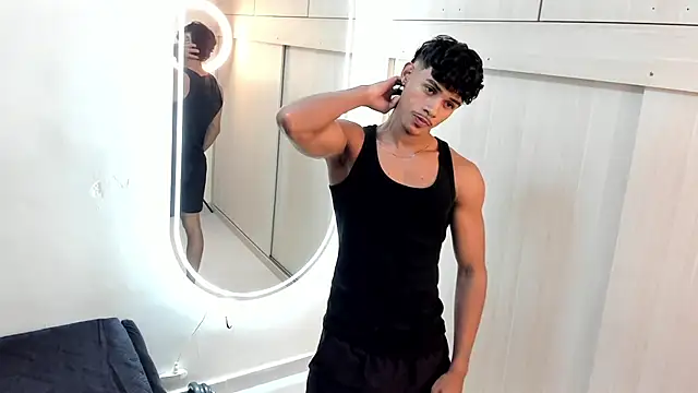 Joao da silva19 online show from May 24, 2026, 2:06 pm