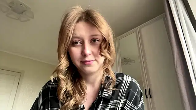 HeyItsAgata online show from May 22, 2026, 11:41 am