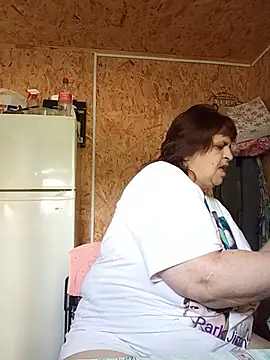 Snapshot of LisichkaOksana chatting on July 11, 2026, 6:03 am LisichkaOksana online show from July 11, 2026, 6:03 am