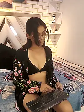 Snapshot of Red_Angell_ chatting on May 20, 2026, 7:22 pm Red Angell online show from May 20, 2026, 7:22 pm