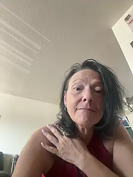 sassybrunette75 online show from June 1, 2026, 5:56 pm