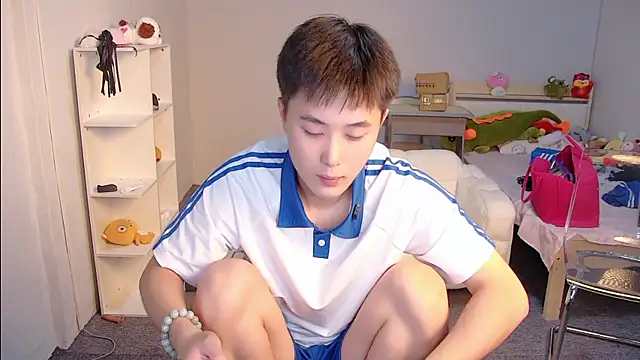 Chinese-Sweety online show from July 17, 2026, 9:50 am