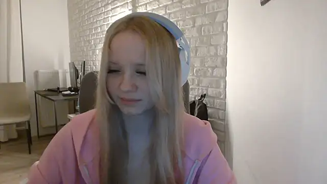 Snapshot of AmandaFix chatting on May 24, 2026, 9:26 pm AmandaFix online show from May 24, 2026, 9:26 pm