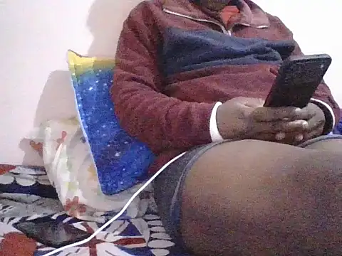 queenm5 online show from July 6, 2026, 4:09 pm