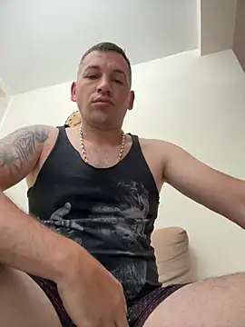 ModelJJ online show from May 19, 2026, 5:36 am