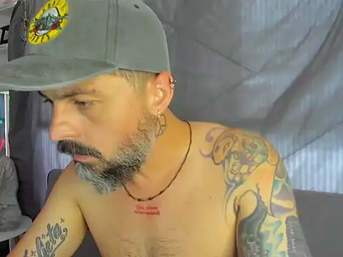 Snapshot of Miguel_angeel_ chatting on May 23, 2026, 2:05 pm Miguel angeel online show from May 23, 2026, 2:05 pm