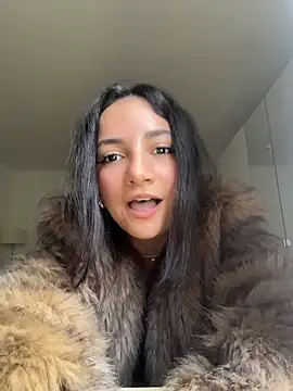 Snapshot of EmmyBullockk chatting on May 26, 2026, 12:14 pm EmmyBullockk online show from May 26, 2026, 12:14 pm