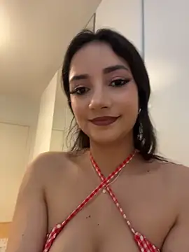 Snapshot of EmmyBullockk chatting on May 30, 2026, 3:39 pm EmmyBullockk online show from May 30, 2026, 3:39 pm