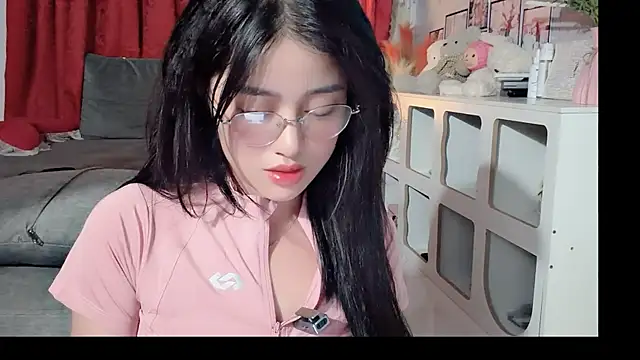 Bee-Cherry online show from May 25, 2026, 5:33 pm